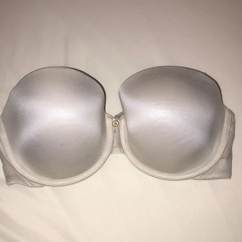 VS white lined strapless bra
